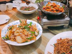 大蒜腊肉炒豆丝-深巷家味馆.湖北头牌红烧鱼头拌饭(黄陂店)