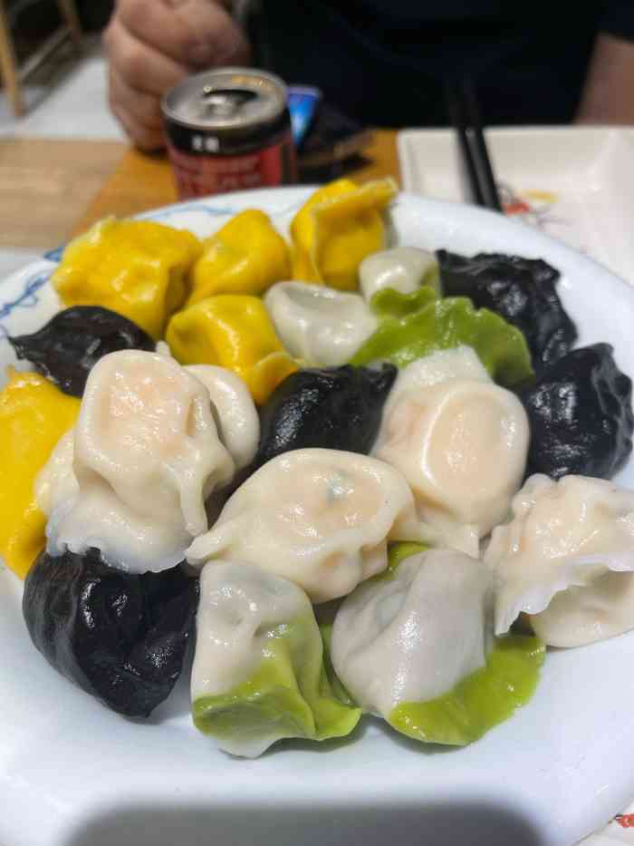 小平岛开海水饺(浑南店)-"一家非常有人气的大众餐厅,店面装修干净整.