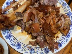 -老天桥酱肉烧饼夹肘子(天桥店)