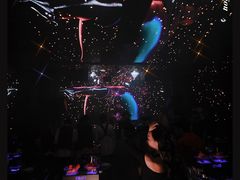 -OMO PARTY HOUSE