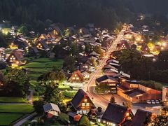 -白川乡与五箇山的合掌构造村落