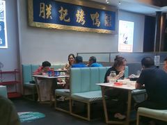 -阿瓦山寨·湘菜现炒·剁椒鱼头王(咸阳总店)