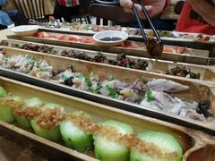 -胡须哥网红竹筒菜
