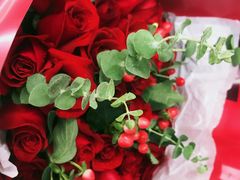 -黄浦江游览十六铺3号码头网红自助餐