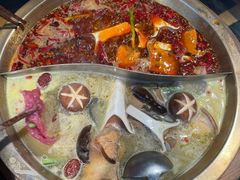 -小天鹅火锅·一线江景洪鼎旗舰店(洪崖洞店)
