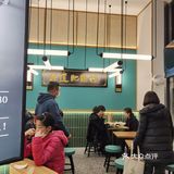 单凭名字就很想去吃，地方不是很大