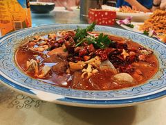 磁器口海鲜毛血旺-嘉厨小馆(宜山路店)