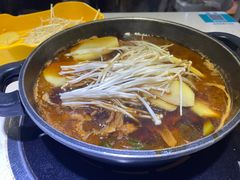 -运气牛自助酱大骨火锅(南京东路店)