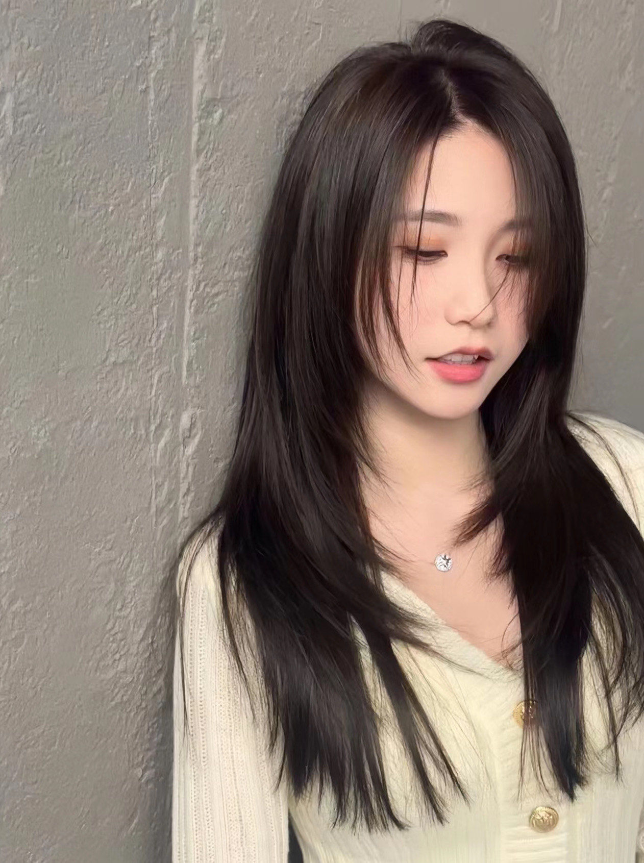 高层次发型 女生中长发发型 更修饰脸型