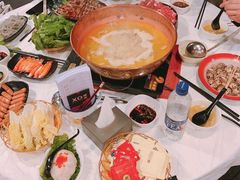 -鲜入围煮花胶鸡海鲜火锅