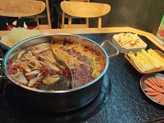 -鹿鸣山草本茶香火锅(园西路店)