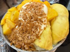 榴莲芒果芝士奶盖绵绵冰-水牛奶皇后糖水铺(深圳总店)