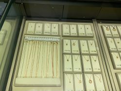 -周大福CHOW TAI FOOK(宝山苏宁易购店)