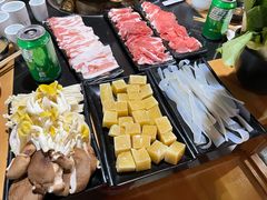 -果松木炭酸菜铜火锅·外婆参鸡汤