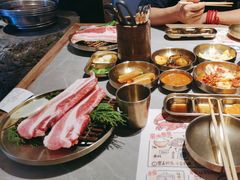 -草家酱蟹炭火烤肉店(珲春南路一店)
