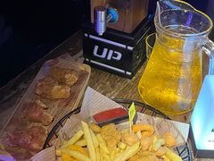-UP嘻哈酒吧(粉巢店)