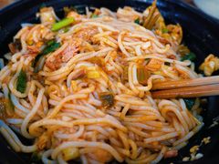 -鸿浩扒猪脚米线