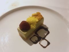 -广州塔卢特斯法国旋转餐厅