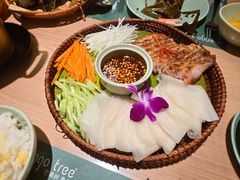 猪颈肉什锦拼-mango tree芒果树泰国餐厅(青岛万象城店)