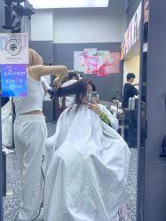 点击看大图 -藤野造型专业烫染接发