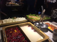 -尚尚仙·酸汤猪手·猪肚鸡火锅(华联万柳购物中心店)