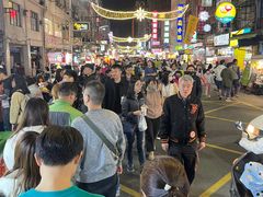 -六合夜市
