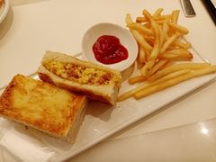 -港丽餐厅(高德置地店)