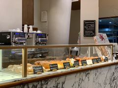 面包甜点陈列柜-WHEAT&BAKER-麥(凯德来福士店)