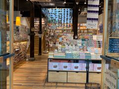 -猫的天空之城概念书店(杭州南宋御街店)