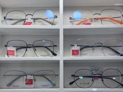 -朱师傅眼镜·蔡司·依视路·尼康(市先进店)