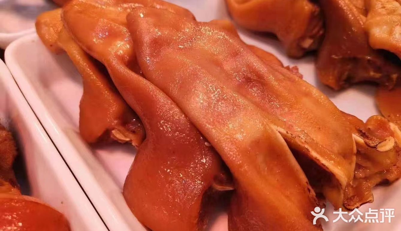 正宗牛肉98/斤，五香板鸭30/斤，猪头肉42/斤