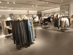 -URBAN REVIVO(七宝领展广场店)