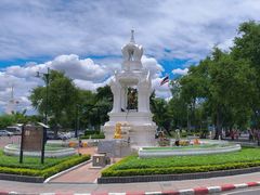 -皇家田广场(อนุสาวรีย์ทหารอาสา)