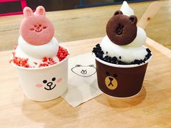 -LINE FRIENDS Garosu-gil Flagship Store