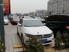 入口-世纪金源购物中心东区-停车场