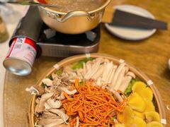 鸡汤鲜杂菇-湘邻呷铺·田园家宴(汉基广场店)