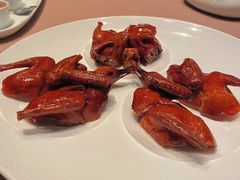 脆皮乳鸽-荣轩(新荣记环球金融中心店)