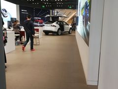 -TESLA 特斯拉(上海太古汇体验店)
