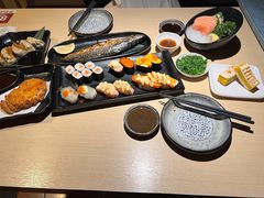 -万岁料理回转寿司(华贸店)