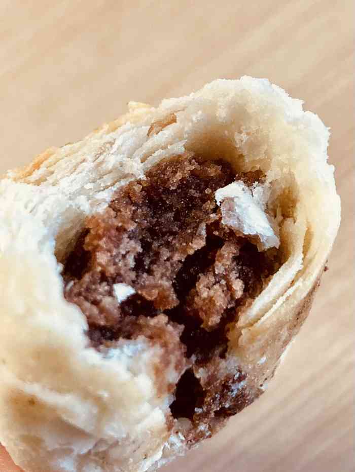 秋林糕点-"李家村秋林公司一楼糕点柜台占地面积很大,.