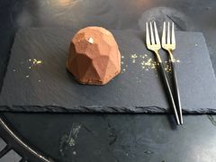 赭石蛋糕-METAL HANDS(五道营店)
