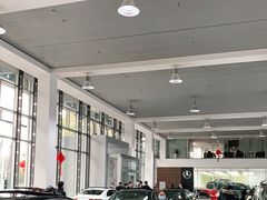 -上海星瀚奔驰4S店(红柳路店)