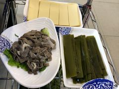 -楼外楼大刀肉传统火锅(西安大路店)