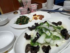 奶白菜炒木耳-大鸭梨烤鸭(金色漫香店)