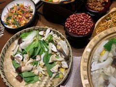 -老滇山寨•云南特色菜•地方菜•民族风情歌舞表演(金碧店)