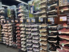 -迪卡侬(顺峰山店)