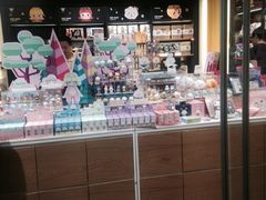 -泡泡玛特POPMART(杭州乐堤港店)