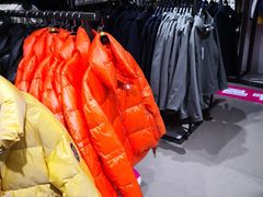 -唯品会(北京国瑞城店)
