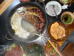 -重庆故事姊妹老火锅(财经学院店)