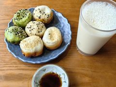 六个生煎三种口味-鑫震源·苏式大虾生煎(山塘街店)